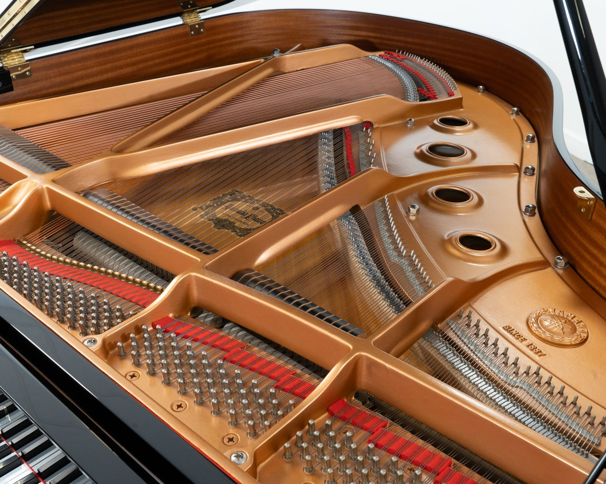 Yamaha GC1 M – Piano à queue compact professionnel Yamaha
