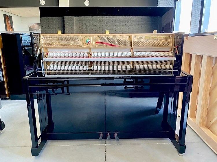 Petrof P118 M1 – Piano droit acoustique d’expression