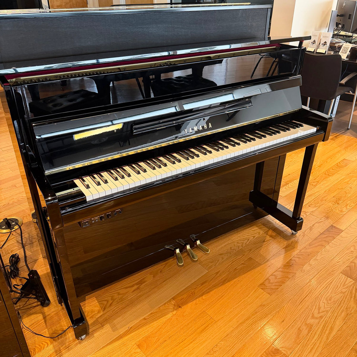 Yamaha B20 Silent – Piano droit acoustique avec système silencieux
