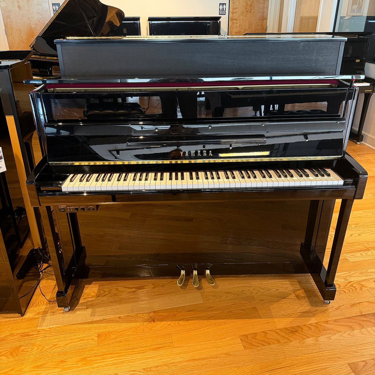 Yamaha B20 Silent – Piano droit acoustique avec système silencieux