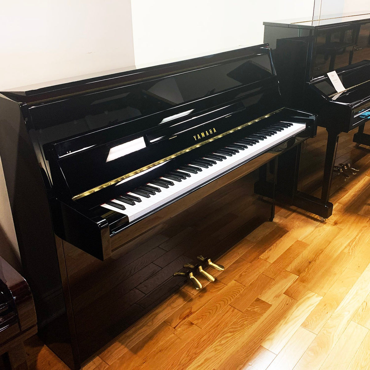Yamaha B10 Silent – Piano droit acoustique avec système silencieux