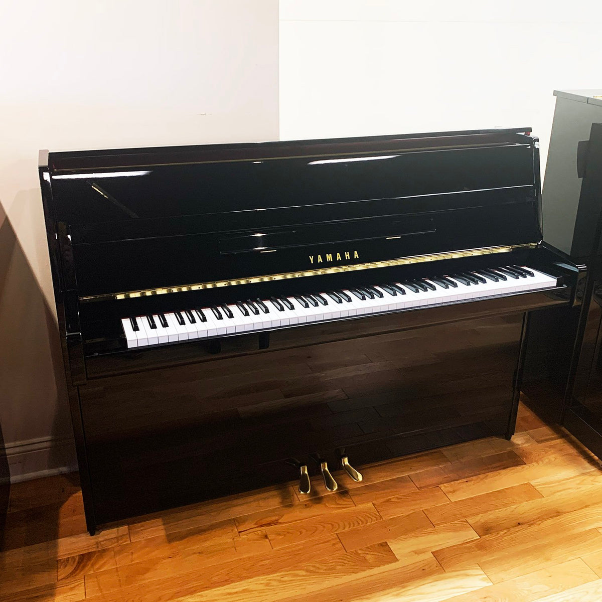 Yamaha B10 Silent – Piano droit acoustique avec système silencieux
