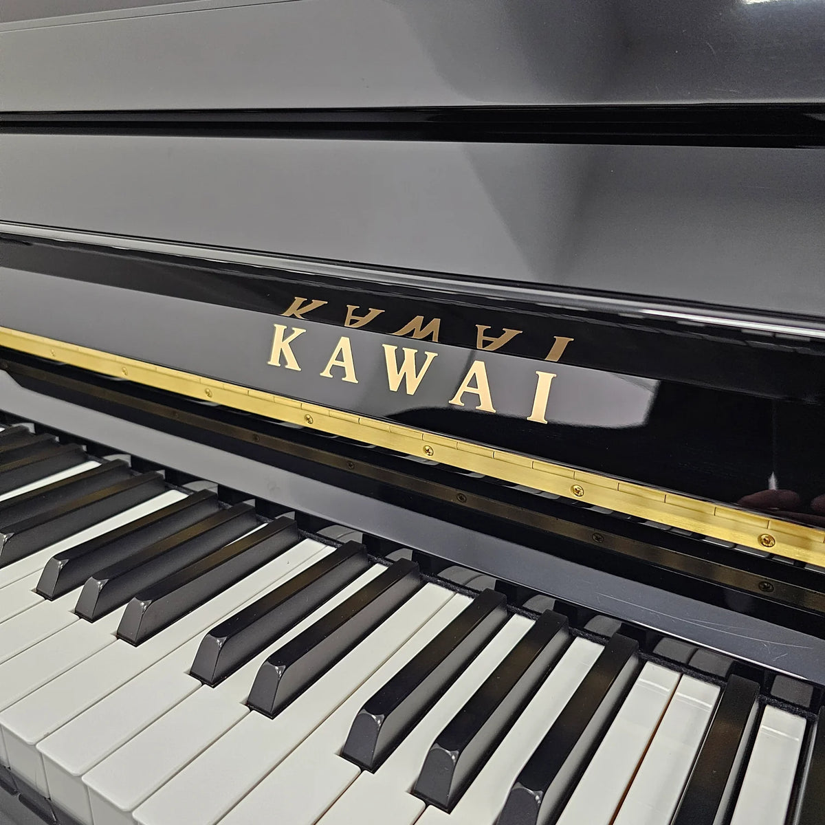 Kawai K-200 Occasion – Piano droit acoustique professionnel